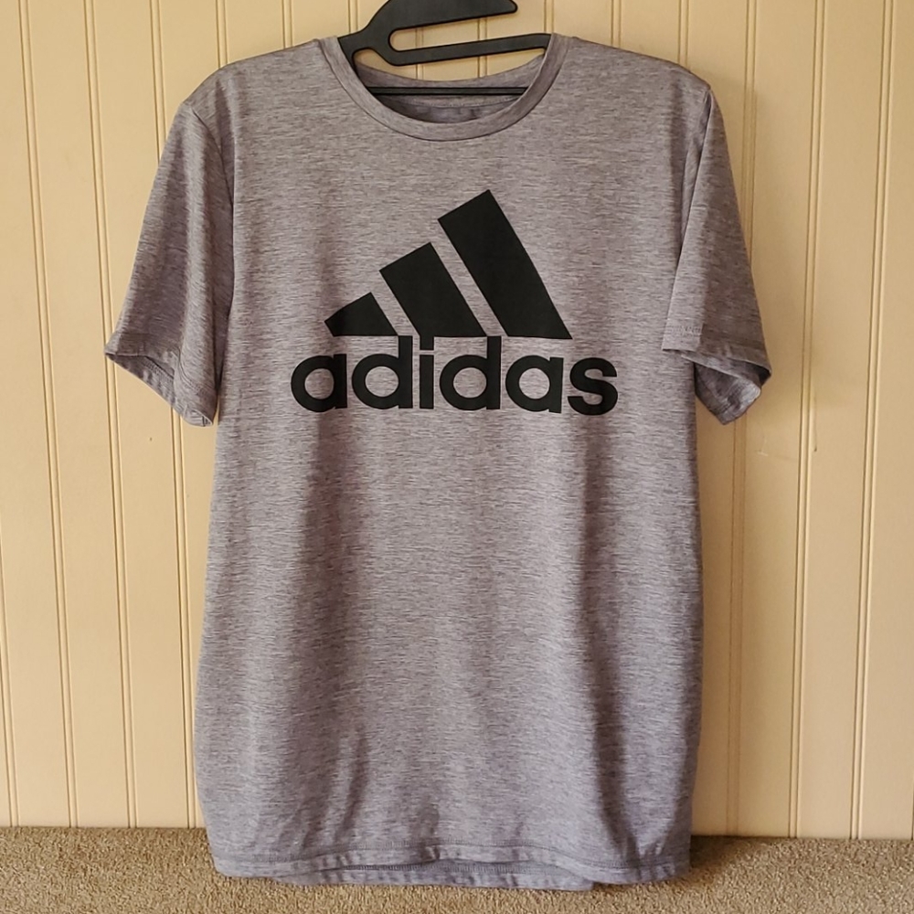 EUC Adidas boys tee size large 14/16 gray black
